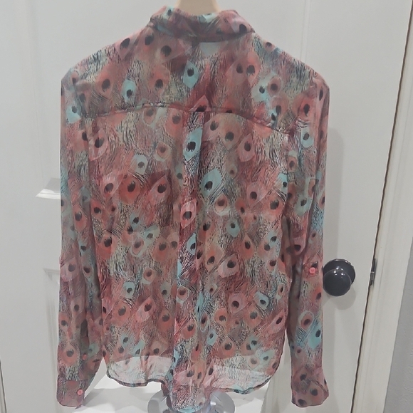 Kut from the Kloth Multicolor Feather Print Button Down Shirt - Picture 6 of 6